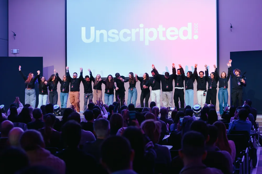 Il team Unconventional sul palco di Unscripted